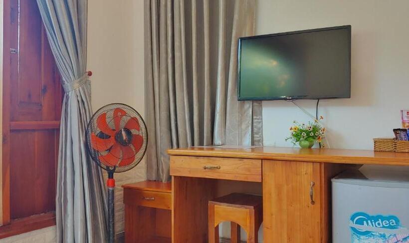 بانگلوی استاندارد, Hong Bin Bungalow