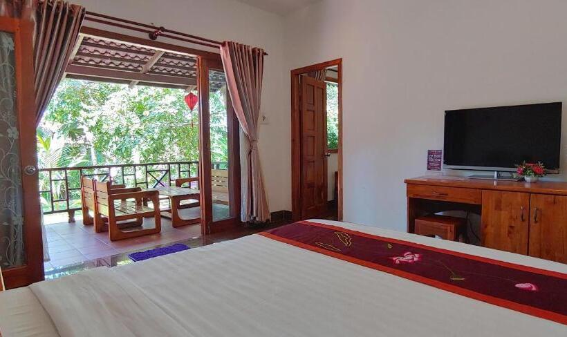 بنگله خانوادگی, Hong Bin Bungalow