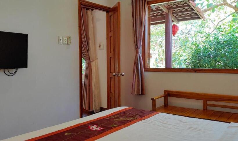 بنگله خانوادگی, Hong Bin Bungalow