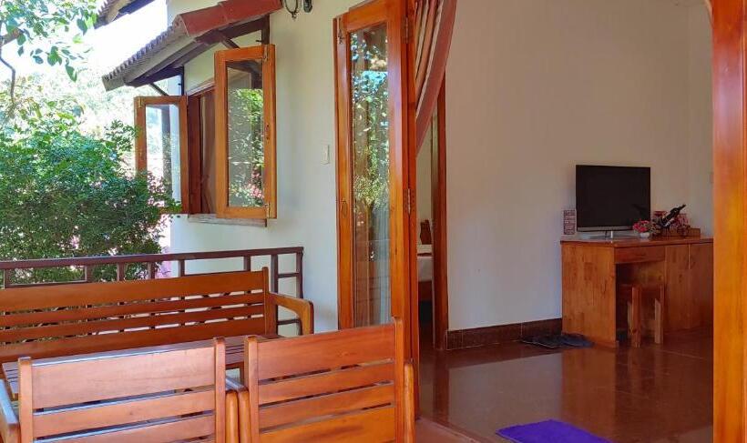 بنگله خانوادگی, Hong Bin Bungalow