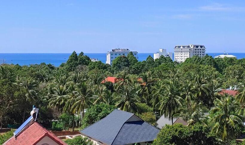 اتاق استاندارد چهار تخته با چشم‌انداز دریا, Hong Bin Bungalow