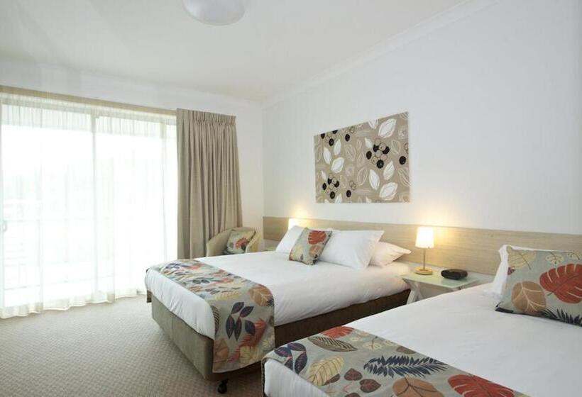 Номер Стандарт Трехместный, The Coast Motel