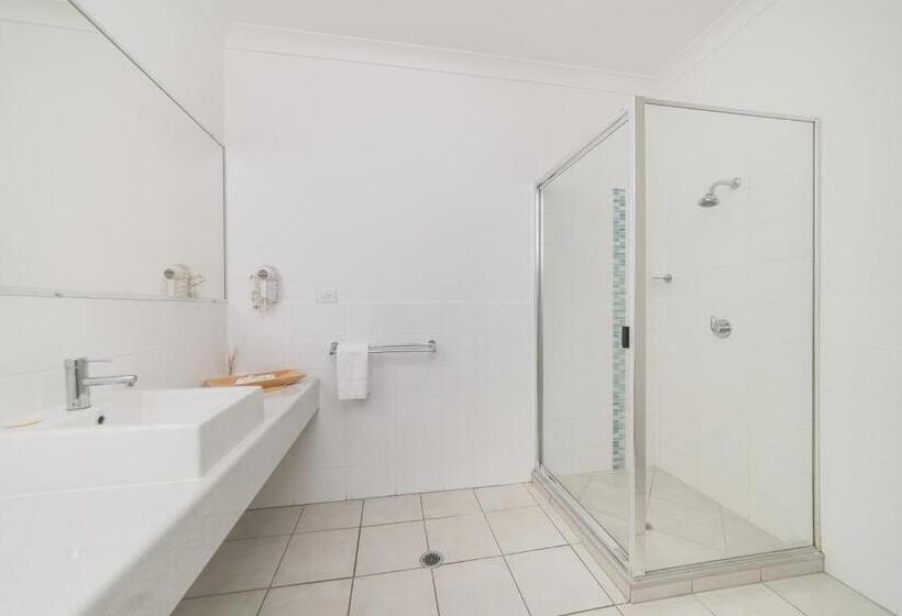 Номер Стандарт, The Coast Motel