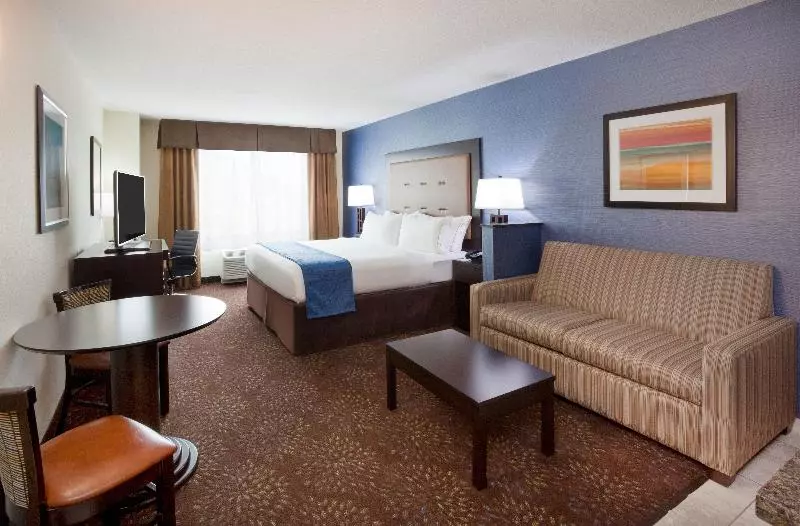 身障者適用スイートルーム, Holiday Inn Express & Suites Davenport By Ihg