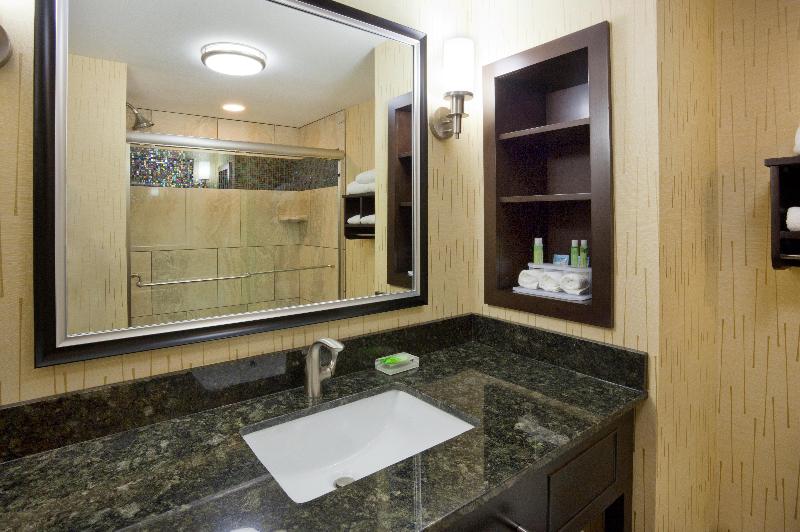 Standard-huone King-vuode, Holiday Inn Express & Suites Davenport By Ihg