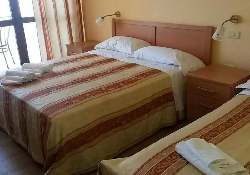 Economy Triple Room, International Resort