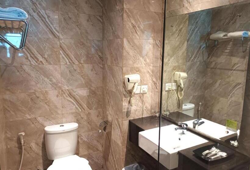 اتاق لوکس با چشم‌انداز باغ, King S Hotel Nagoya Batam