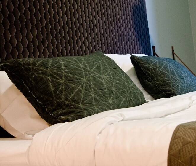 Номер Стандарт, L Lassalyckan