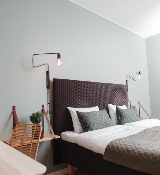 Номер Стандарт, L Lassalyckan