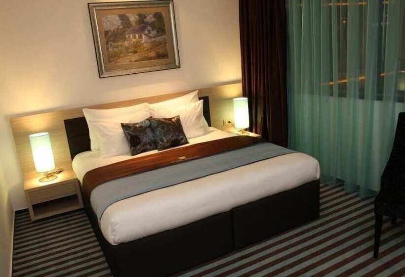 اتاق خانوادگی, Nartel