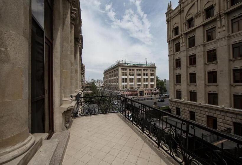 سوییت, Passage Boutique