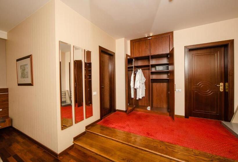 اتاق لوکس, Passage Boutique