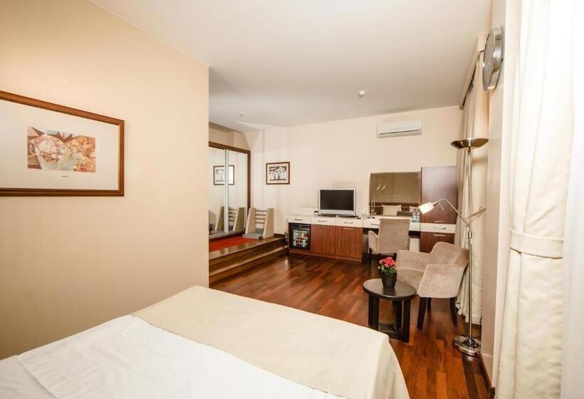 اتاق لوکس, Passage Boutique