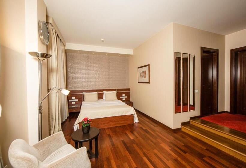 اتاق لوکس, Passage Boutique