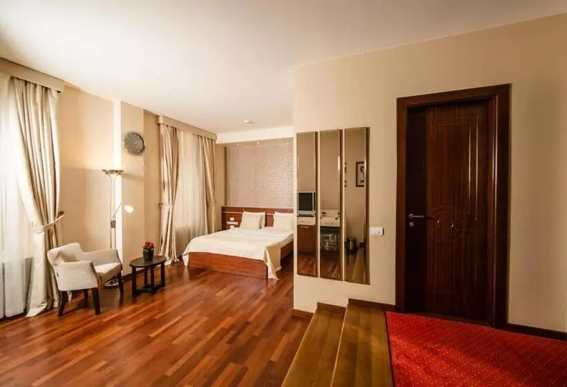اتاق لوکس, Passage Boutique