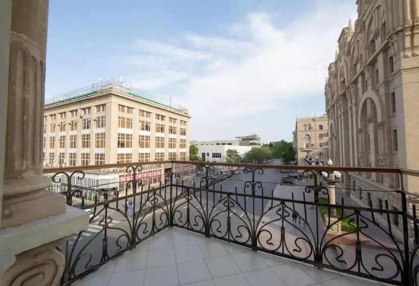 اتاق لوکس با بالکن, Passage Boutique