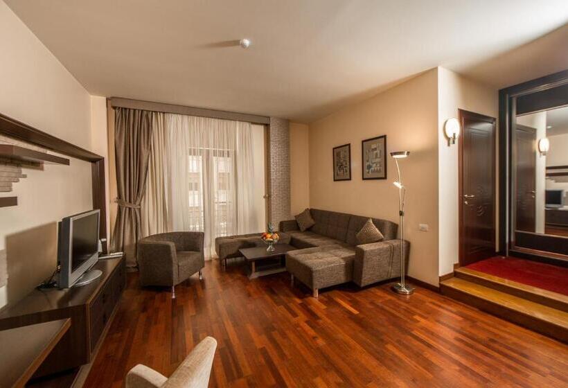 سوییت, Passage Boutique