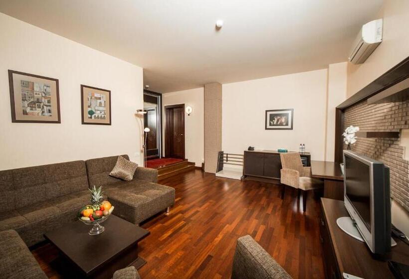 سوییت, Passage Boutique