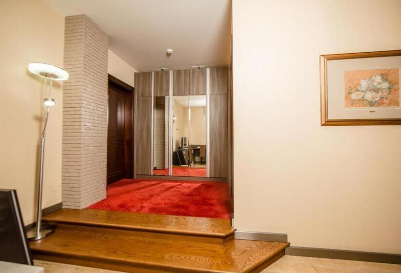 اتاق لوکس, Passage Boutique