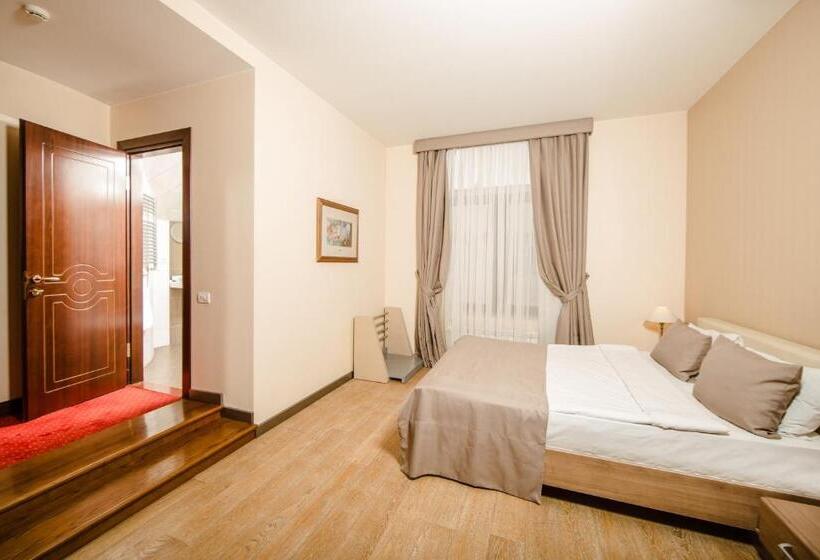 اتاق لوکس, Passage Boutique