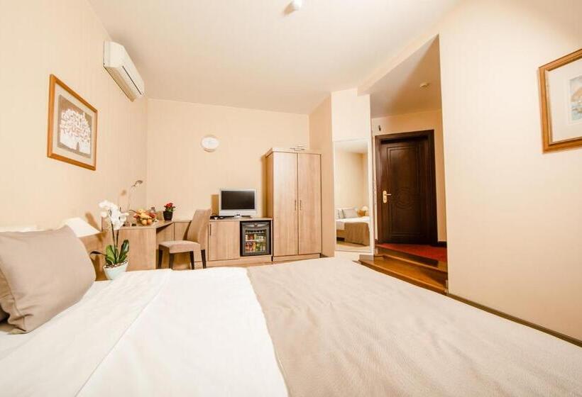 اتاق لوکس, Passage Boutique