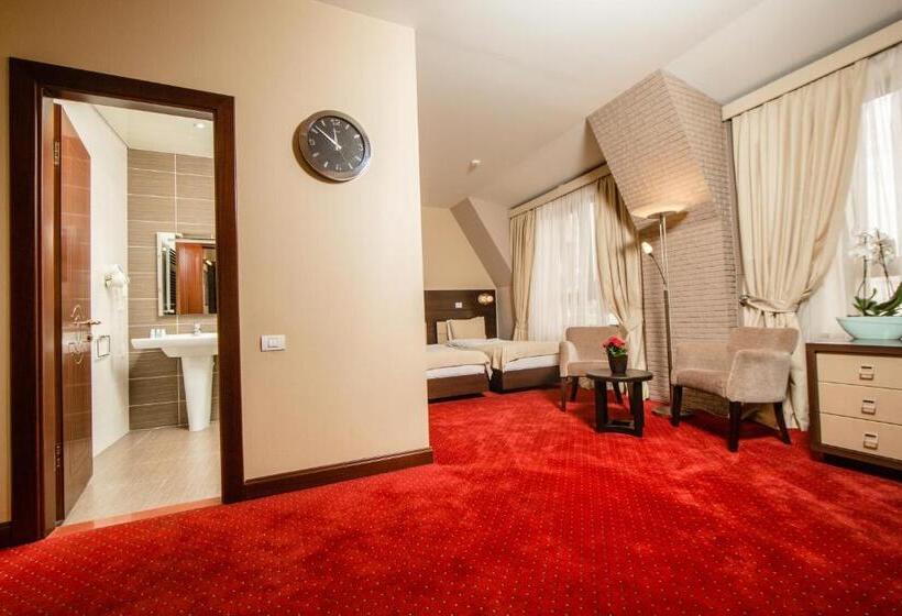 اتاق لوکس, Passage Boutique