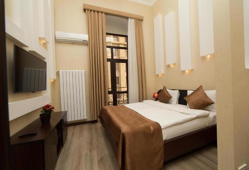 اتاق لوکس با بالکن, Passage Boutique