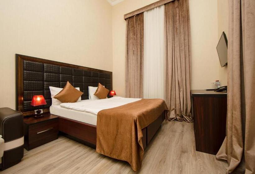 اتاق لوکس با بالکن, Passage Boutique