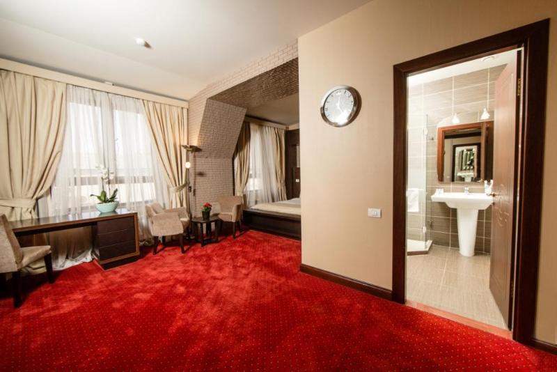 اتاق لوکس, Passage Boutique