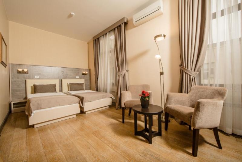 اتاق لوکس, Passage Boutique