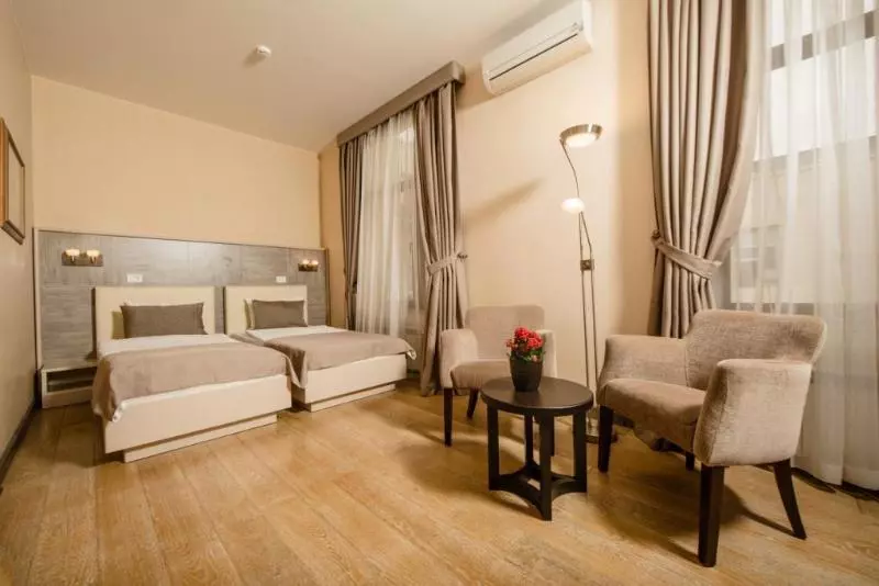 اتاق لوکس, Passage Boutique