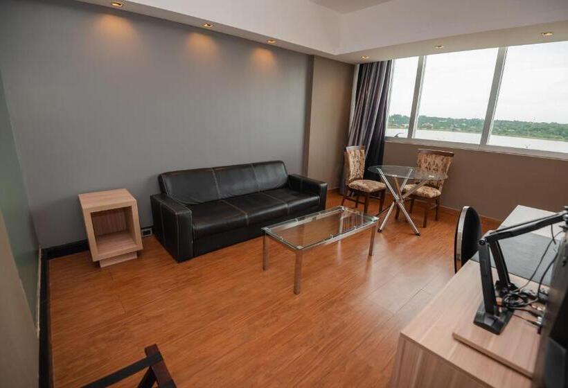سوییت لوکس, Savoy Hotel Encarnación