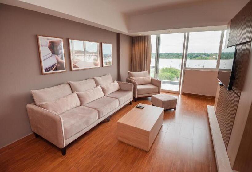 سوییت لوکس, Savoy Hotel Encarnación