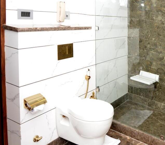 اتاق کلاب, Sawera Grand