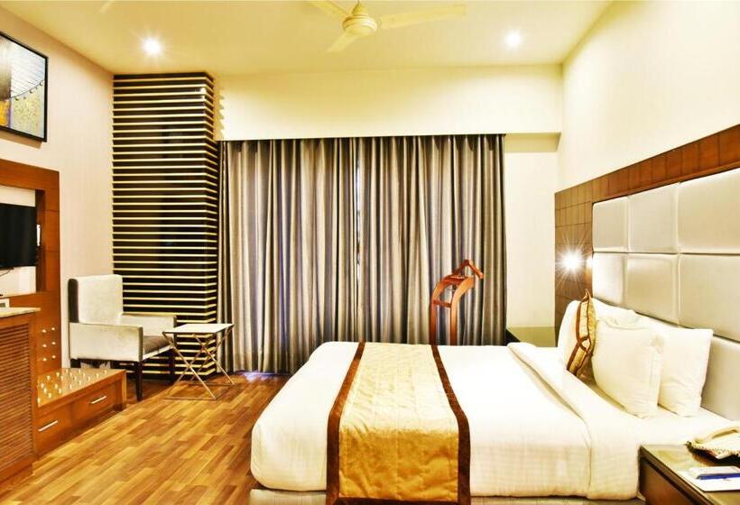 اتاق کلاب, Sawera Grand
