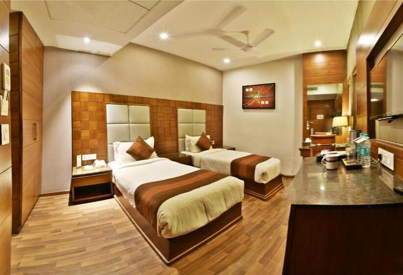 اتاق کلاس بیزنس, Sawera Grand