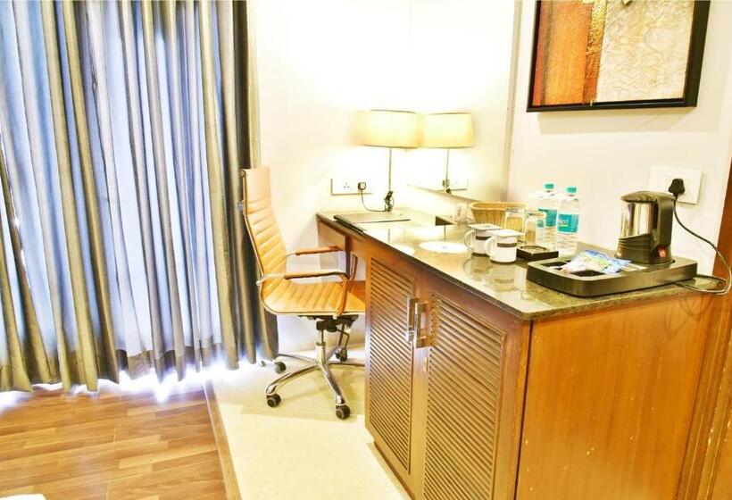 اتاق کلاس بیزنس, Sawera Grand