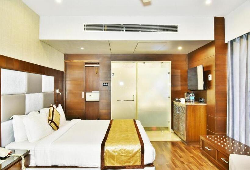 اتاق کلاس بیزنس, Sawera Grand