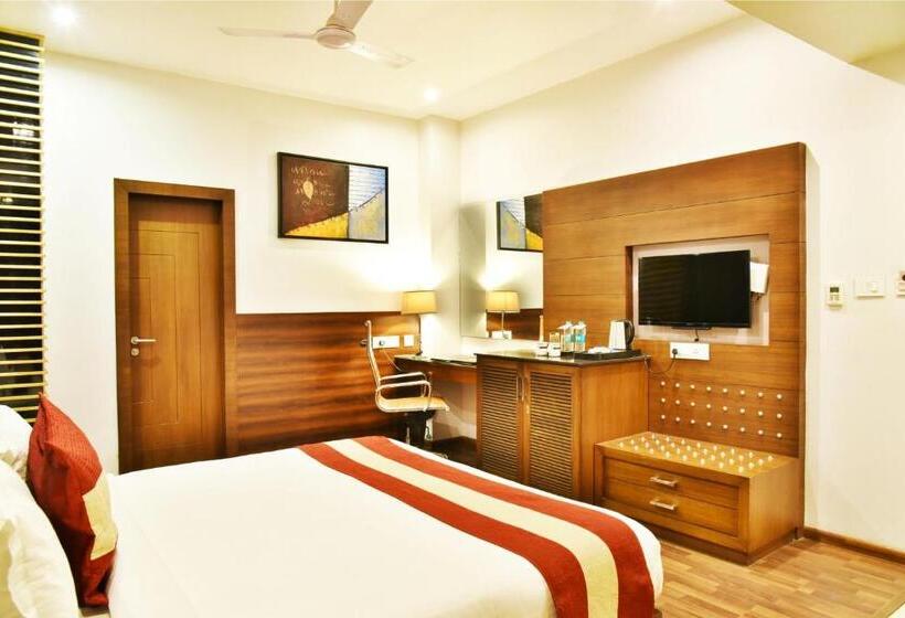 اتاق کلاس بیزنس, Sawera Grand