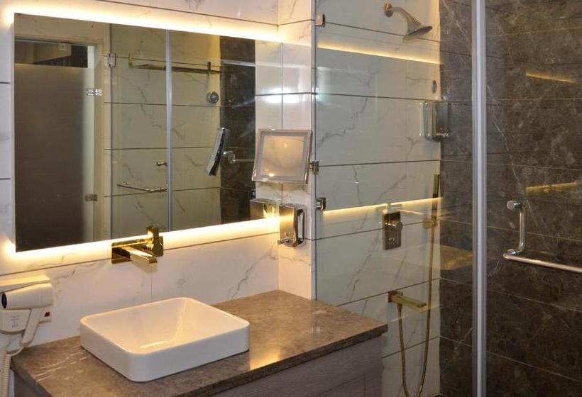 سوییت, Sawera Grand