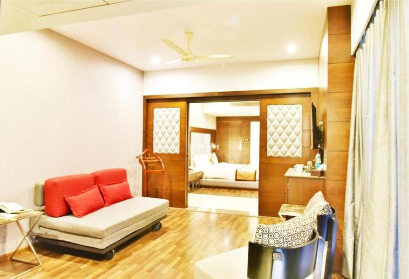 سوییت, Sawera Grand