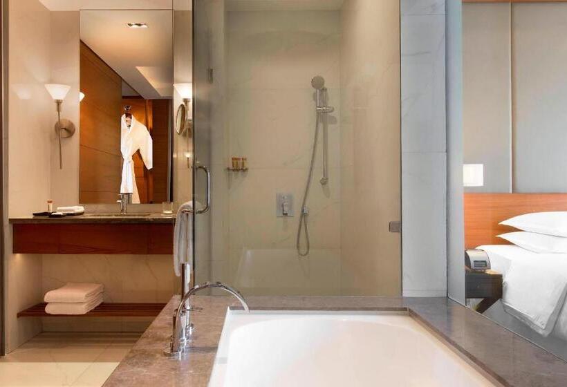 اتاق لوکس با تخت بزرگ, Sheraton Hyderabad