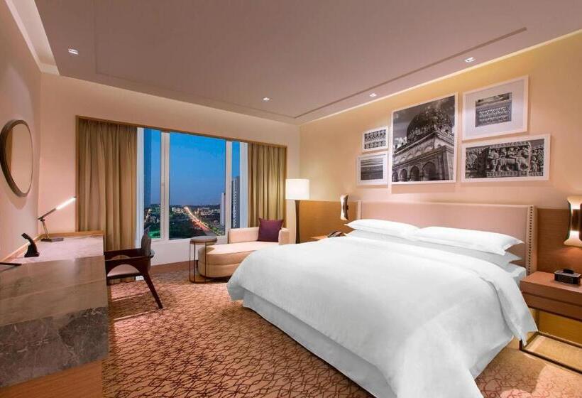 带大床的俱乐部房间, Sheraton Hyderabad