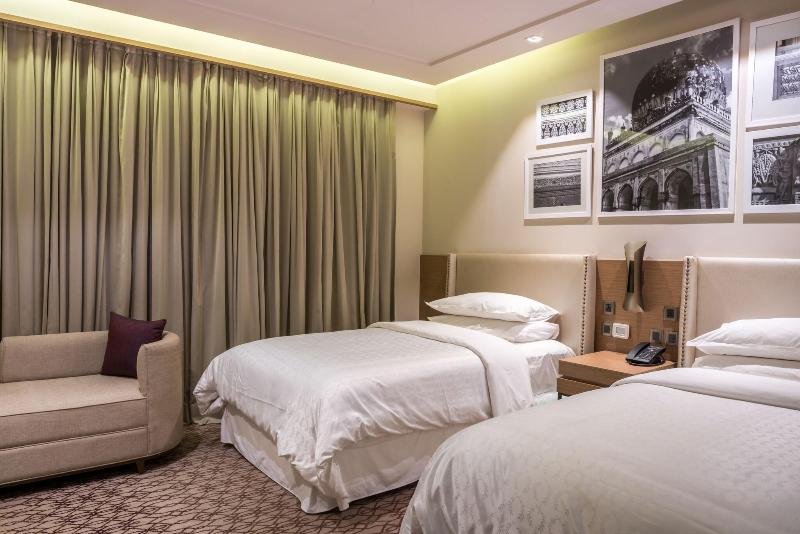 اتاق کلاب, Sheraton Hyderabad