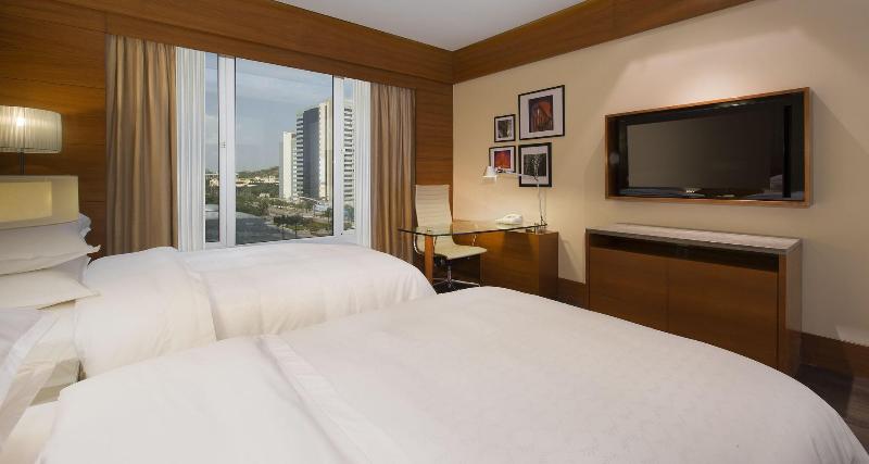 اتاق کلاب, Sheraton Hyderabad