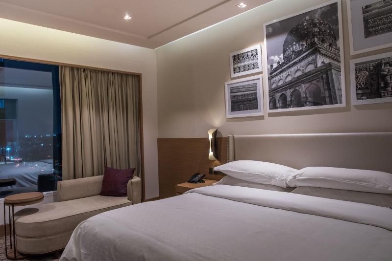 Club Room King Bed, Sheraton Hyderabad