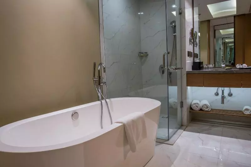 キングサイズベッドのクラブルーム, Sheraton Hyderabad