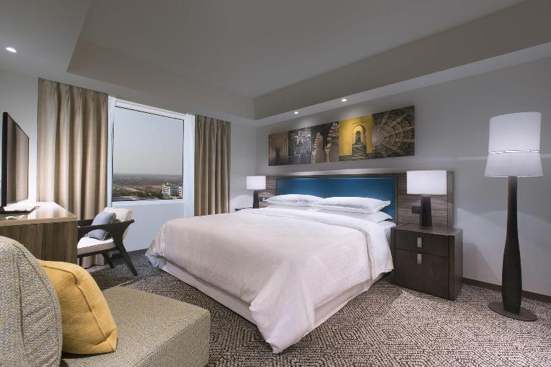 استودیو استاندارد با تخت کینگ, Sheraton Hyderabad