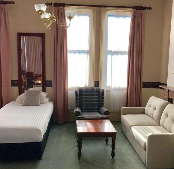 带大床的套房, The Hotel Shamrock