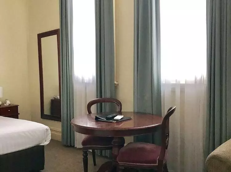 エクゼクティブルーム, The Hotel Shamrock